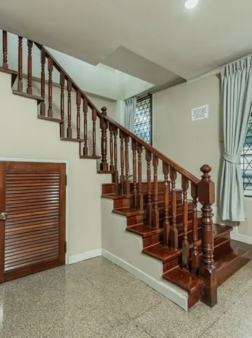 รูปภาพของUrban Grace