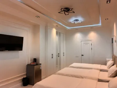 DONISH Hotel Hôtels à : 