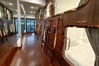 The Rich Cafe & Hostel - Hostellit