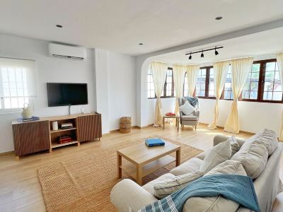 ELIÁ Stylish Holiday Chalet with Private Pool, BBQ