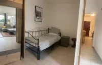 10 min walk to metro, 2 bedrooms, la défense, parking