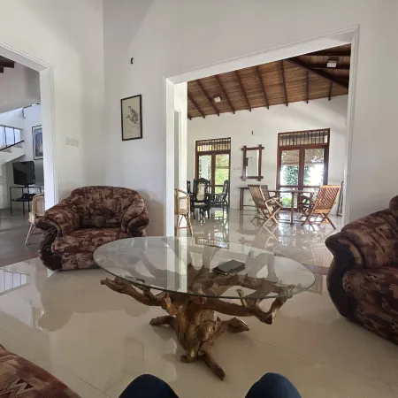 Breez Holiday Home