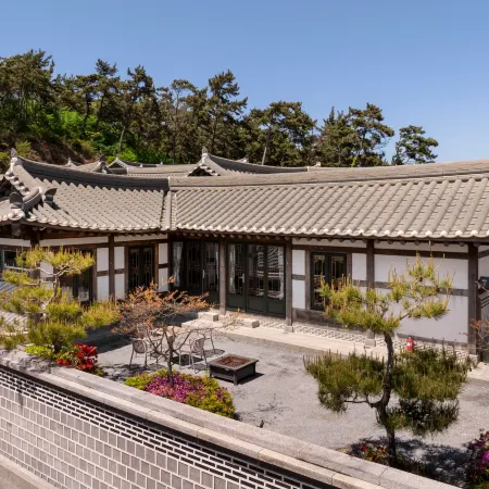 Taean the Shine Tiann Hanok stay