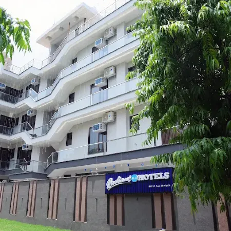 Radiant Blu Hotels Sec-70