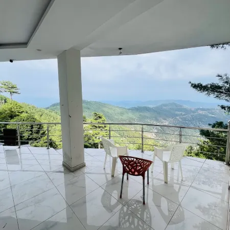 Scenic Balcony Apartment Near Kashmir Point