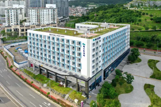 YEOSU FIRSTCITY HOTEL (FIRST LAND)