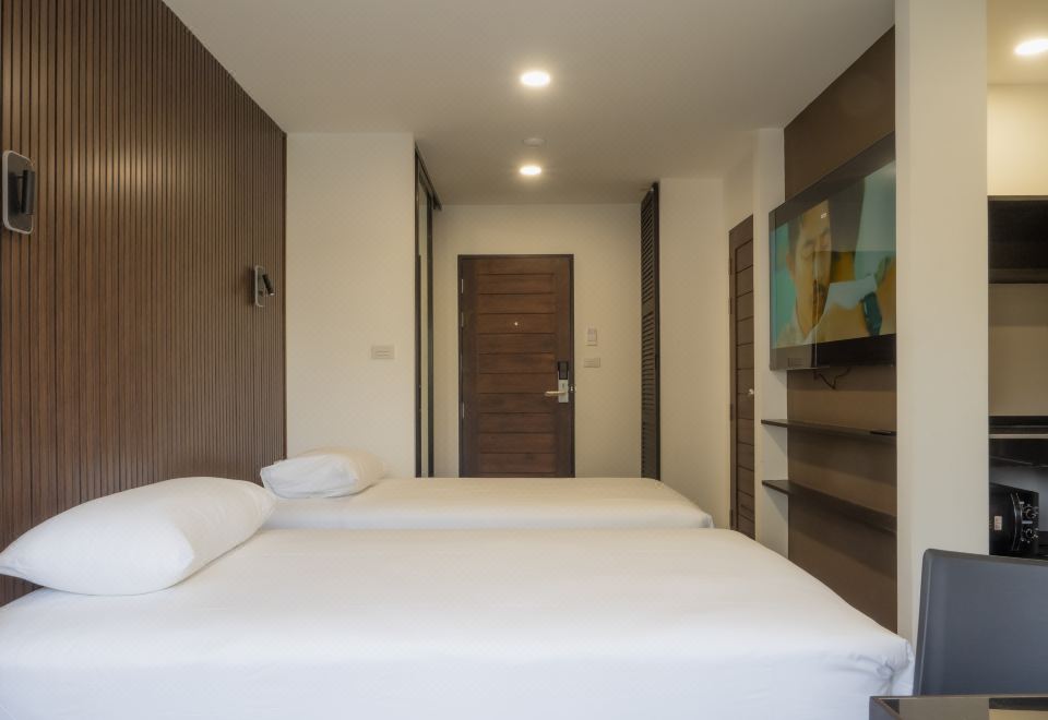 2. 사뭇프라칸 호텔..