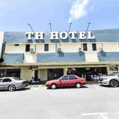TH HOTEL Hotel Exterior
