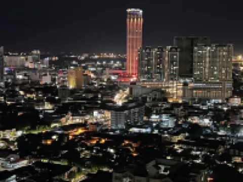 Georgetown Beacon Executive Suite 9-10pax | Amazing SkyPool