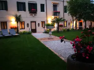 CINQUETESTE LUXURY HOME
