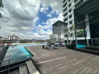 Bukit Jelutong Luxe Stay Hotels in Subang