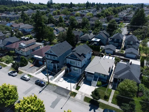 Vancouver quiet cozy 2BR1BA private entry suite near Skytrain