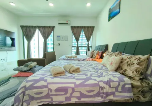 Cozy Cybersquare Ensuite with Pool View #CS1