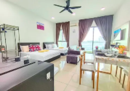 Homely Cybersquare Ensuite with Skyline View #CS5