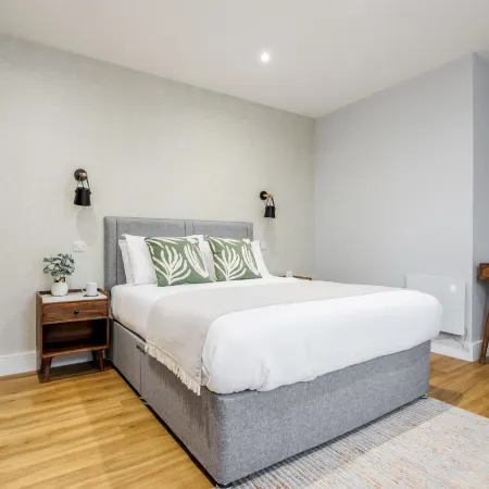 Coastal 1-Bed Apt w/ Free Gym, Parking & Garden