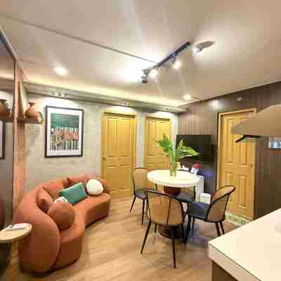House of Keul - 2BR cozy condo in Dgte with pool Rooms