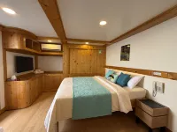 Ritrella Floating Hotel - bar