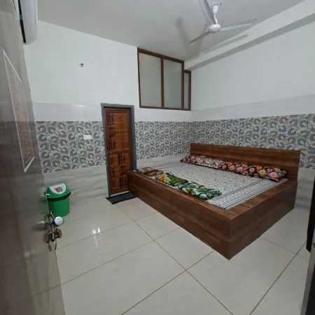 Sehrawat Guest House