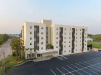ezzen hotel phitsanulok - 2-نجوم