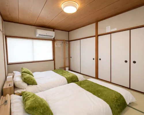 Smile Base Tennoji Hotels near Hirano Ward