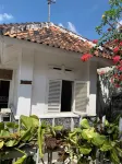 Omah Bagio Guest House By Sewain - parking