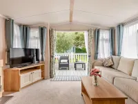 Luxury Modern Family Lodge with Pools, Linen & Activity Pass in Award-Winning Holiday Park