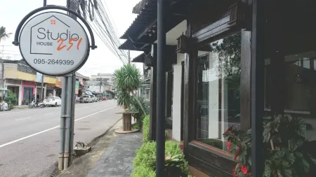 Studio251 HOUSE Отели в г. Район Ланг Суан