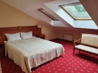 Golden Hotel