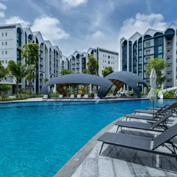 Two Flamingo Apartment 1