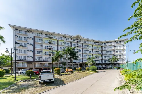 Jolenia by J&J | Studio near airport w/ pool & gym - Park Yeri