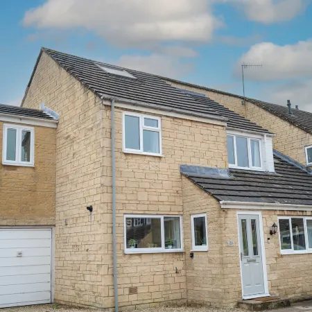 5 BD 3 bath/3 Car Drive/Large Garden/Pet Friendly