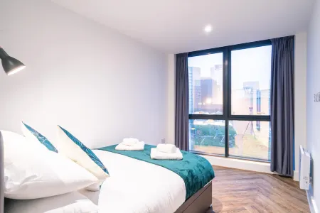 Stunning 2BED Flat in Central Manchester with Security