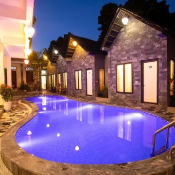 Hang Múa Village Homestay Hotels near Phoenix Resort