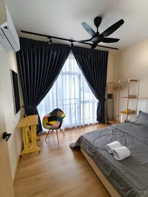 Midas 1BR Modern Vintage 5pax Netflix Pet Friendly - Condos