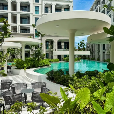 Modern 1Bdr with Pool View The Title Legendary
