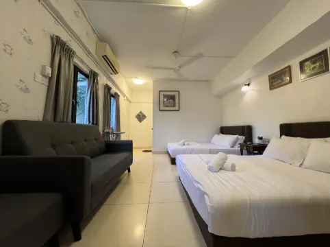 Bangsar Three Storey Luxury Landed House 19PAX