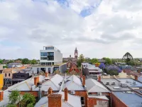 Modern Hawthorn 1BR Walk to Cafes & Transport 霍索恩區酒店