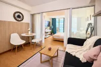 Azure Staycation Near NAIA Airport - 1BR Pool View - balcone