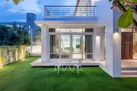 SeaBreeze Grand Pool Villa Pattaya