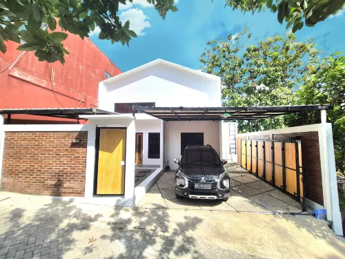 Yustien Homestay Bangunjiwo 4 Beds - Entire House