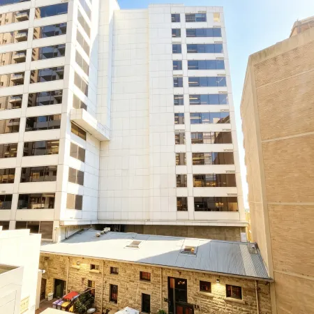 Spacious Modern 3B for 6 Next to Darling Harbour