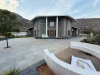 Rosewood Manor Bnb - Parking