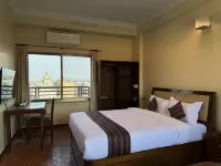 Tise Hotel アーリャガート周辺のホテル