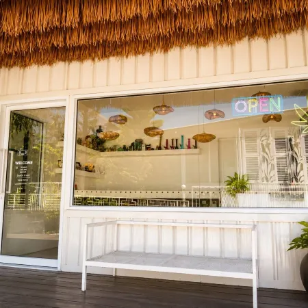 Smith & Appy Backpackers Hostel