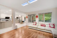 Serene 4‑Bed Family‑Centred House | Free Parking - parcheggio
