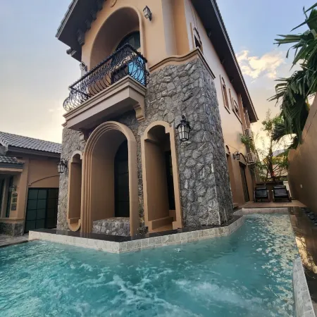 Tuscany Private Pool Villa-Bangsaen