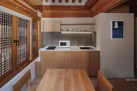 The Korean Traditional Hanok in Downtown Seoul for convenient public transportation - Seoul Ari Hotel di Seoul
