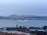 Lipscombe Escape panoramic views luxury and space Hotels in Sandy Bay