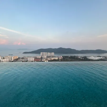 Cozy 2BR Sky Pool & Panoramic Views 1-6 Guests