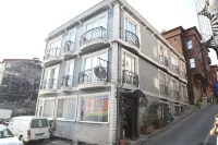 Basileus Hotel Hotels near Cisterna
